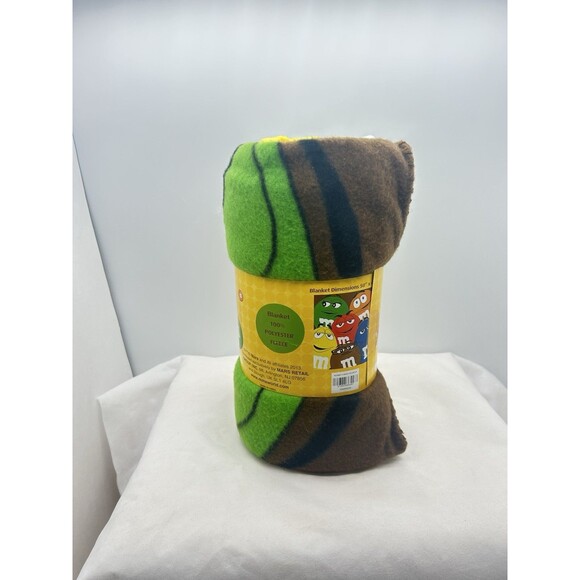 M & M Fleece 50" x 60 " Blanket NWT - Picture 5 of 7